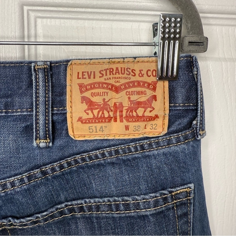 Levi's 514 Straight Leg Blue Jeans Classic Style 38 W 32 L Medium Wash GUC - Picture 3 of 8